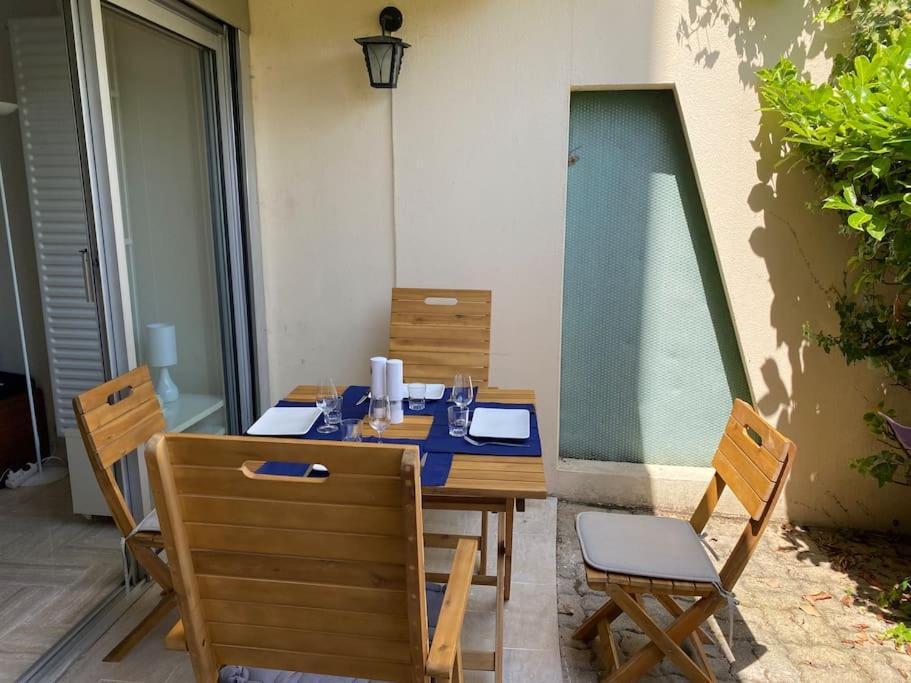 Studio Eleverca 3*- Rez De Jardin Terrasse - Axelle Loc'Appart ماندوليو لا نابول المظهر الخارجي الصورة