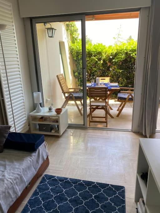 Studio Eleverca 3*- Rez De Jardin Terrasse - Axelle Loc'Appart ماندوليو لا نابول المظهر الخارجي الصورة